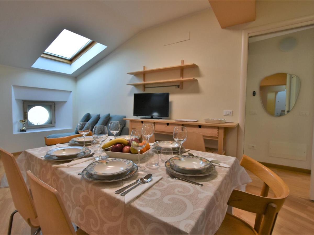 Apartment Duomo Mansarda By Interhome Iseo Exterior foto